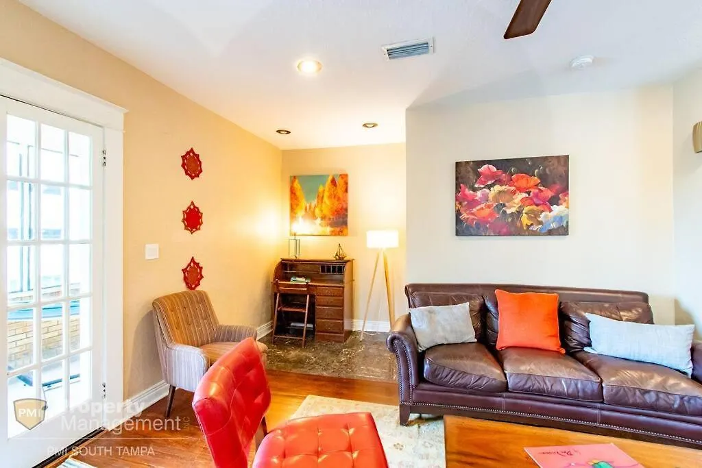 Dead Poets Society- U Of Tampa Flat In N Hyde Park Appartement